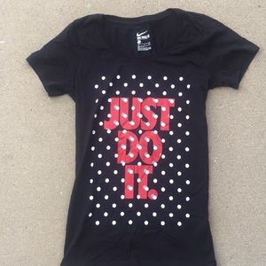 Nike women’s t shirt